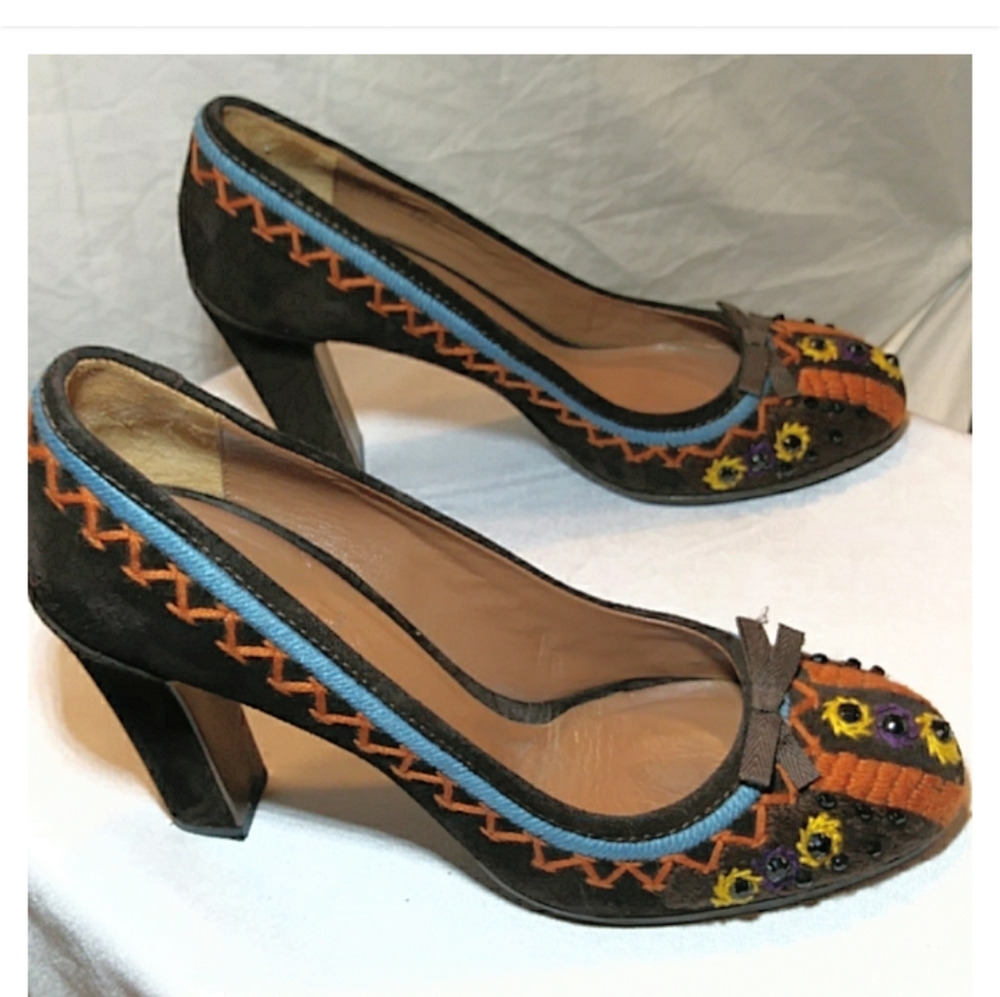 Miu miu suede embroidered heel EUC